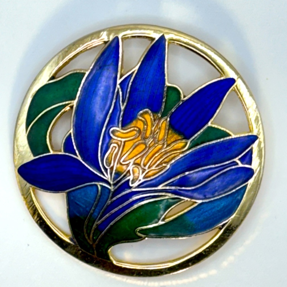 Vintage Gold Tone Round Brooch with Enamel Indigo Flowers